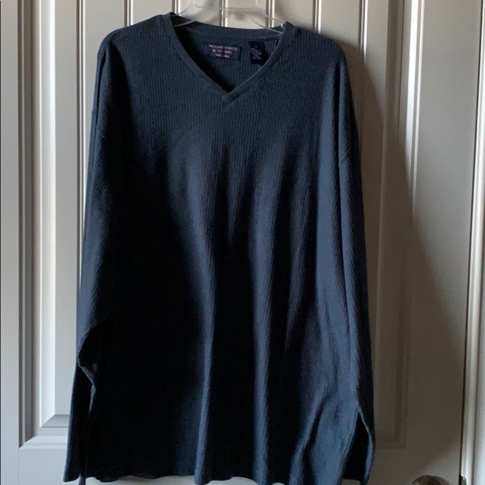 NWT Roundtree and York V-neck pull over